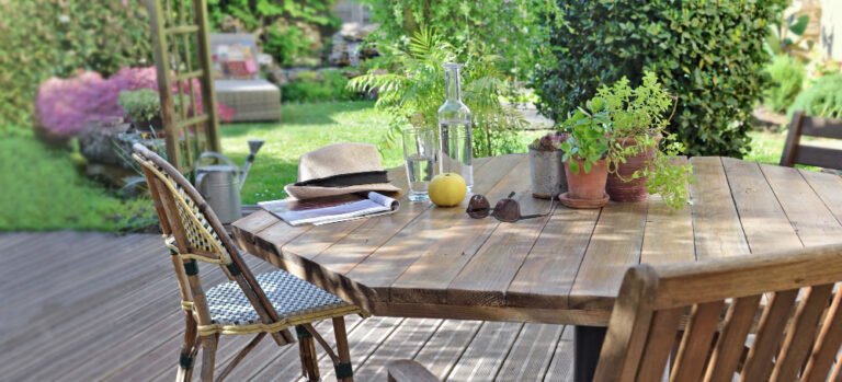 Aménager son jardin avec une table